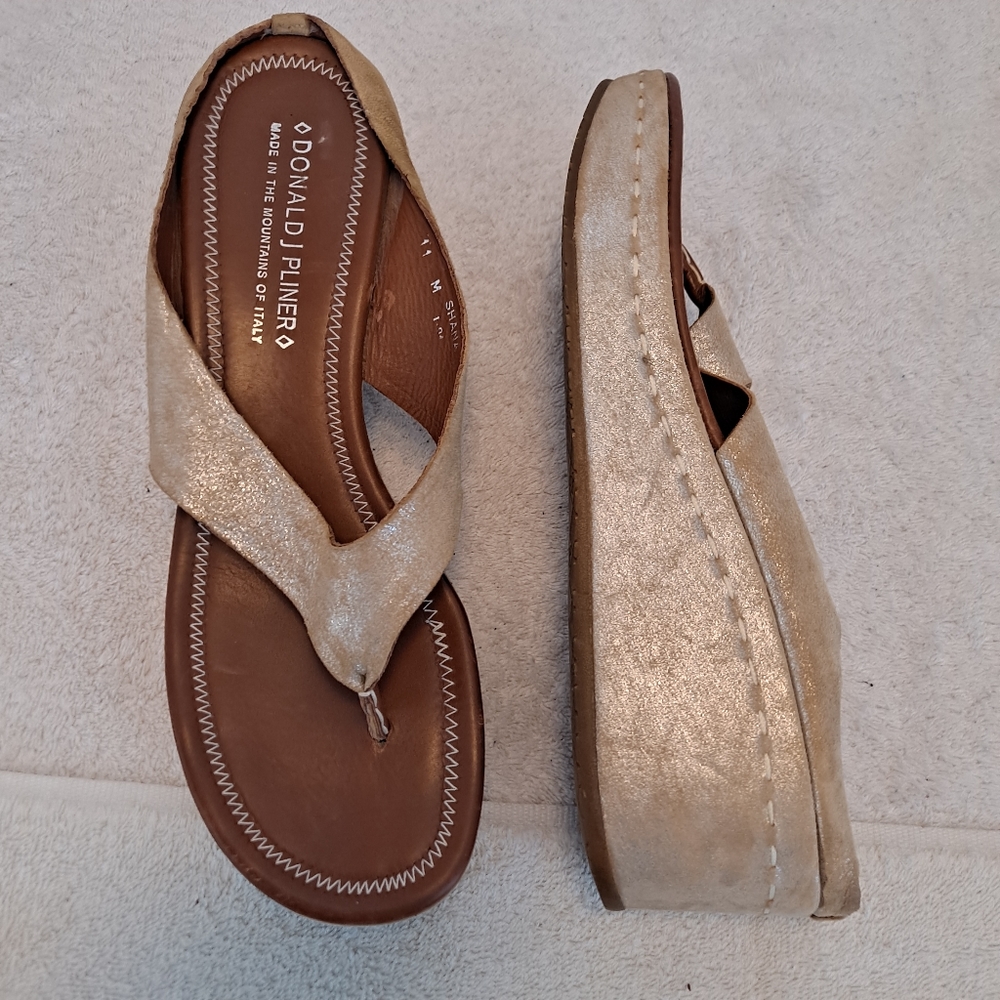 Donald J Pliner Leather Metallic Thong Wedge Sandals Gold/Silver Size 11 Italy